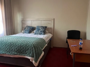 2 Bedroom Garden Flat