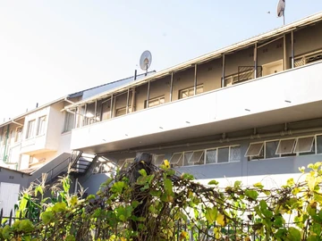 2 Bedroom Flat & Apartment