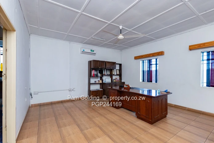 Versatile Industrial Property on 4946sqm