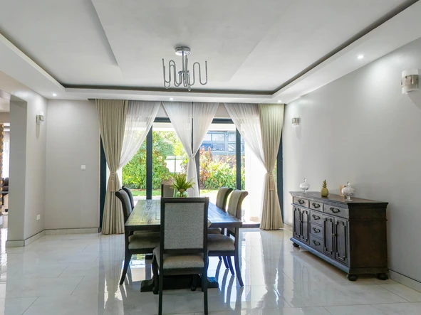 6 Bedroom House