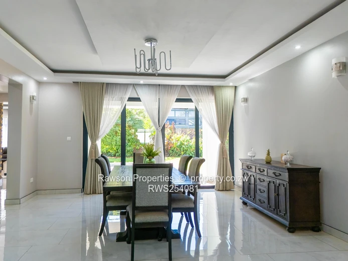 Modern 6-Bed Family Home with Pool & Solar — Mount Pleasant