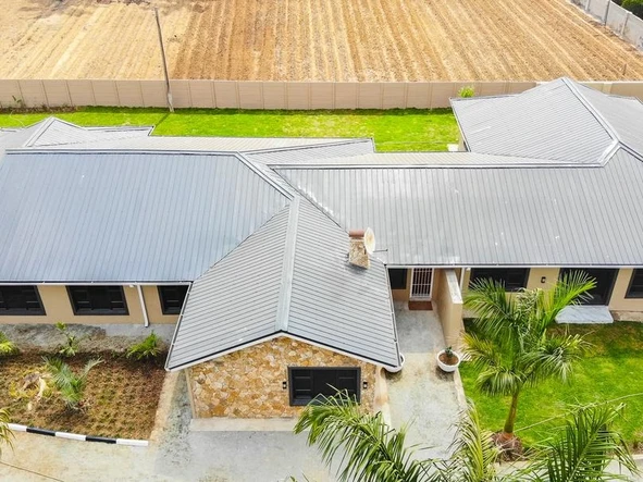 6 Bedroom House
