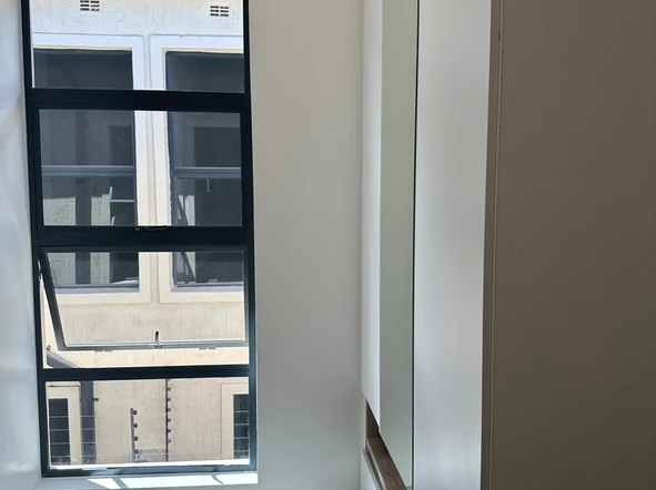 2 Bedroom Flat & Apartment