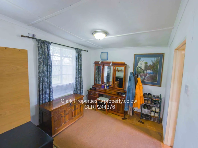 Multi-Dwelling Estate, Investor's Opportunity!