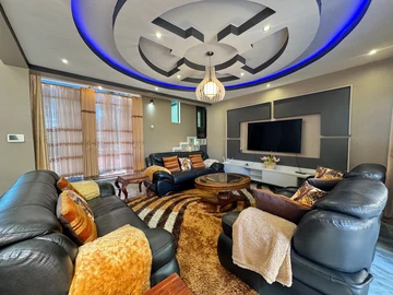 6 Bedroom House