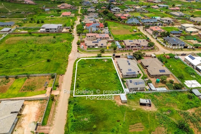 1500 Square Meter Stand For Sale in Haydon