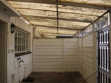 2 Bedroom Flat & Apartment