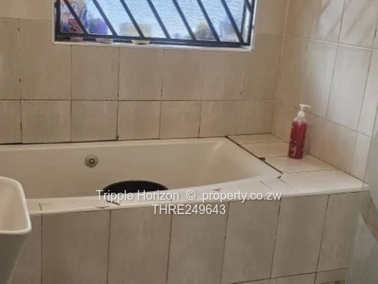 Sunlit 4-Bed House in New Marimba with Borehole