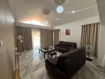 3 Bedroom Flat & Apartment