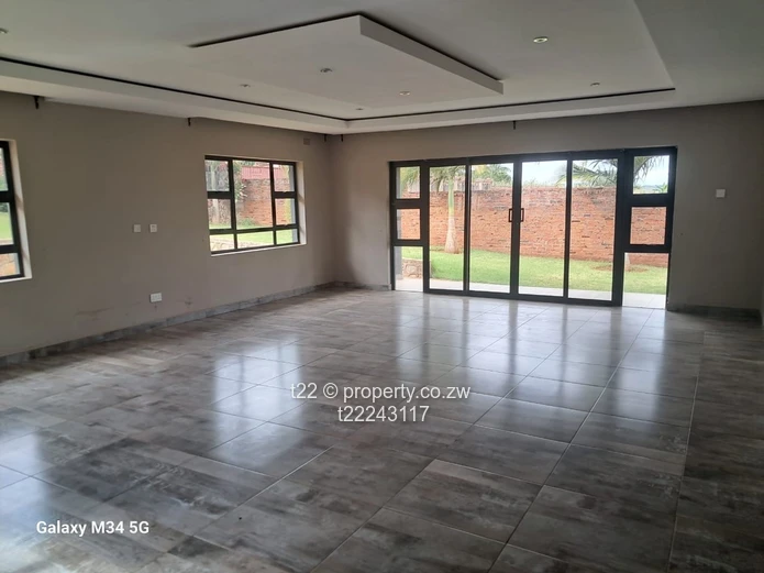 Single-Level 8-Bed Brookview Home — Large Lawn & Borehole