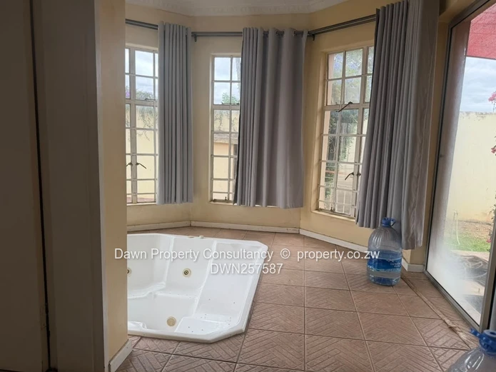 Newlands 3-Bed Flat with Borehole and Private Pool (Sole Mandate)