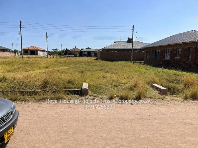 Prime 292m² Stand in Glen View – Main Road Frontage