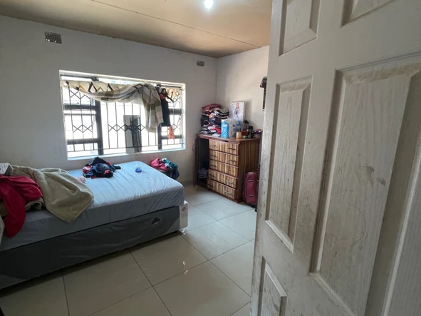 6 Bedroom House