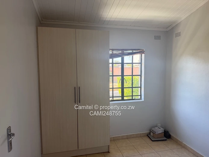 3cluster units on one property measuring 2200sqm with deed and borehole 