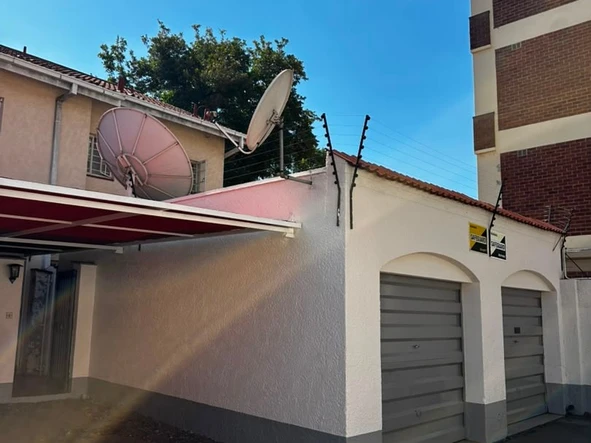 3 Bedroom Flat & Apartment