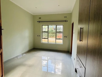 3 Bedroom Flat & Apartment