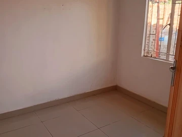 2 Bedroom Flat & Apartment
