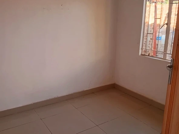 2 Bedroom Flat & Apartment