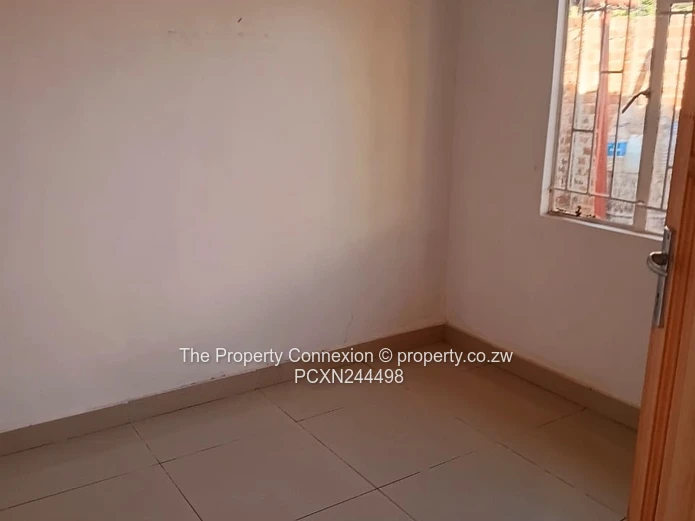 Modern 2-Bedroom Apartment – Whitehouse