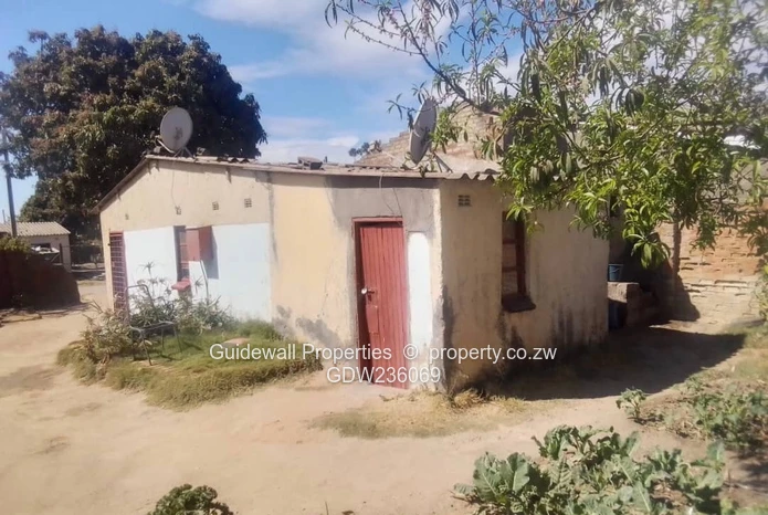 5 roomed house for sale in Highfield