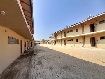 2 Bedroom Flat & Apartment