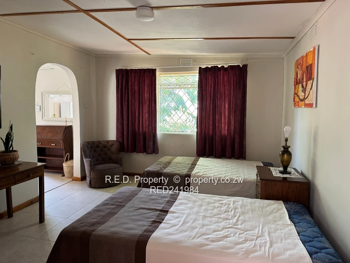 Generous land, Genuine opportunity In Burnside!