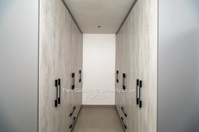 Modern Living in Secure Complex (Sole Mandate)