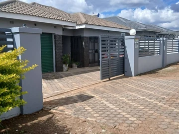 Stunning Family Home!!!