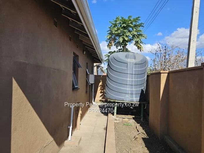 Madokero Beautiful Home For Rental — Modern Kitchen & Borehole