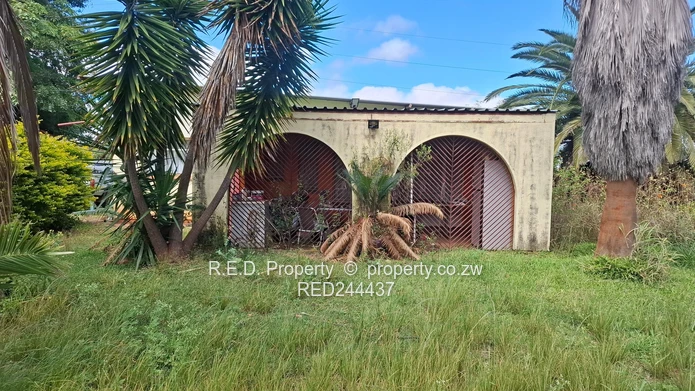 Great potential. Spacious stand. Endless possibilities In NewtonWest!