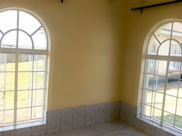 3 Bedroom Flat & Apartment