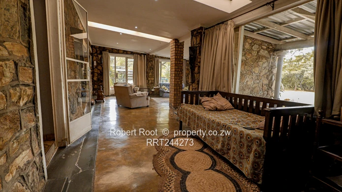 House for Sale in Monavale (Sole Mandate)