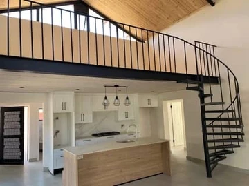 4 Bedroom Flat & Apartment