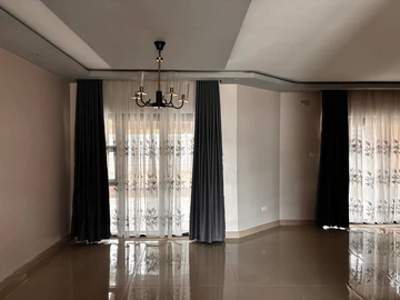 3 Bedroom Flat & Apartment