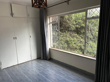 2 Bedroom Flat & Apartment