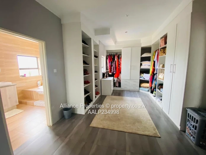 Executive Sanctuary in Elite Brookview 5-Bed En-Suite Masterpiece with Triple Borehole System (Sole Mandate)