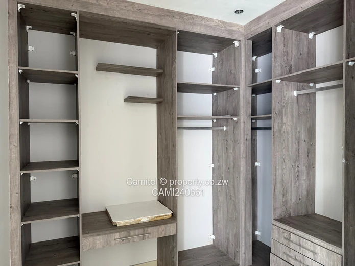 4beds all en-suite ,borehole,swimming pool sitting on 540sqm and title deed