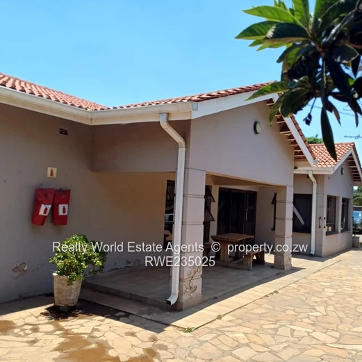 Prime Avondale Commercial Property To Let