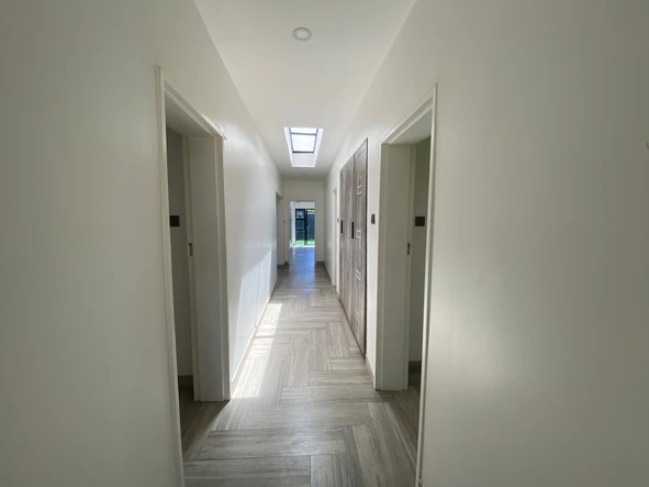 4 Bedroom Flat & Apartment