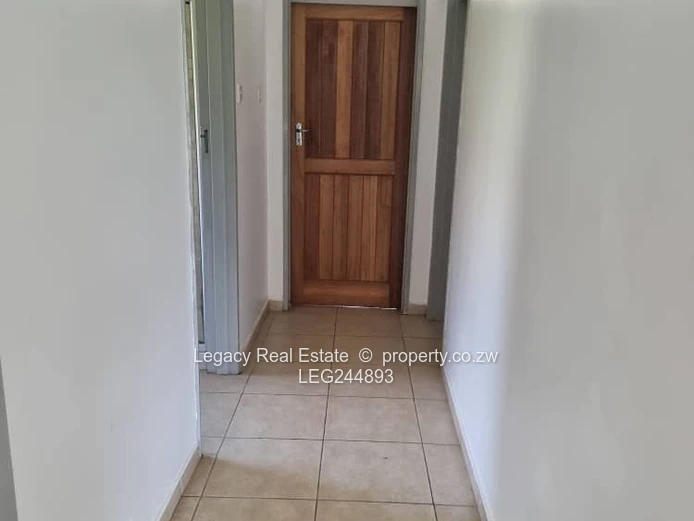 Private & Secure Cottage For Rent In Helensvale