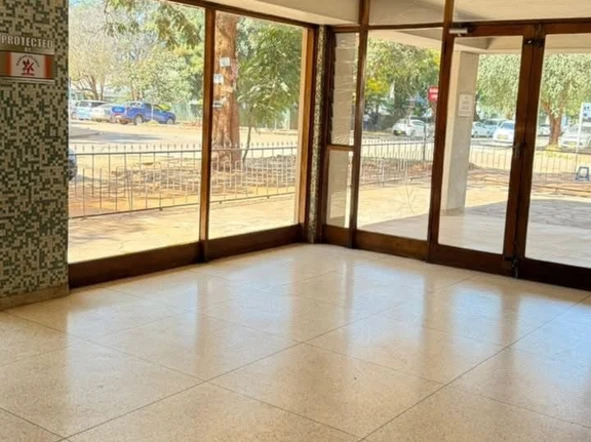 2 Bedroom Flat & Apartment