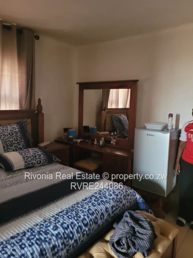 Neat 5beds on 300sqm Budiriro 3