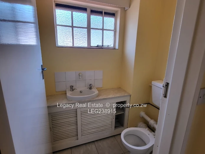 Executive 3-Bed Duplex to Let – Avenues