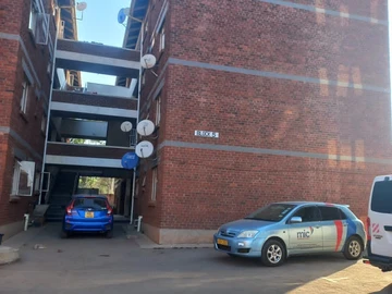 2 Bedroom Flat & Apartment