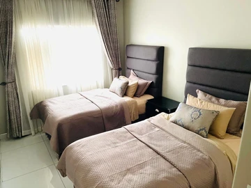 3 Bedroom Flat & Apartment