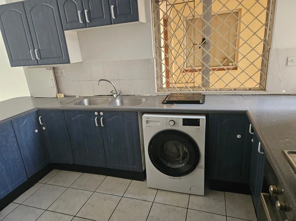 3 Bedroom Flat & Apartment