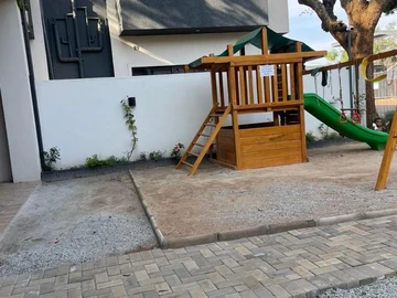 3 Bedroom Flat & Apartment
