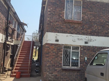 2 Bedroom Flat & Apartment