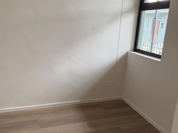2 Bedroom Flat & Apartment