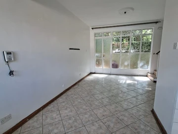 2 Bedroom Flat & Apartment